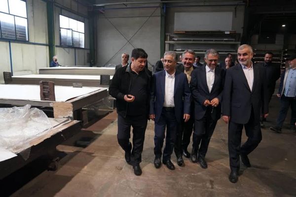 اردبیل در مسیر توسعه؛ حضور دکتر نیکزاد با همراهی دکتر شایان در واحدهای صنعتی این استان

