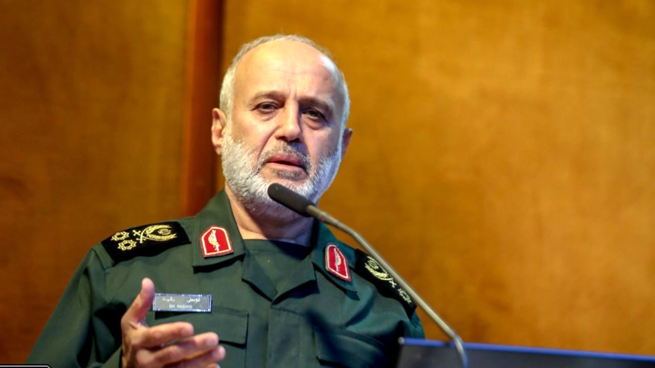 دشمن از آزمودن قدرت سپاه و ارتش پرهیز کند