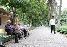 بهترین خدمات به بازنشستگان ارائه شود
