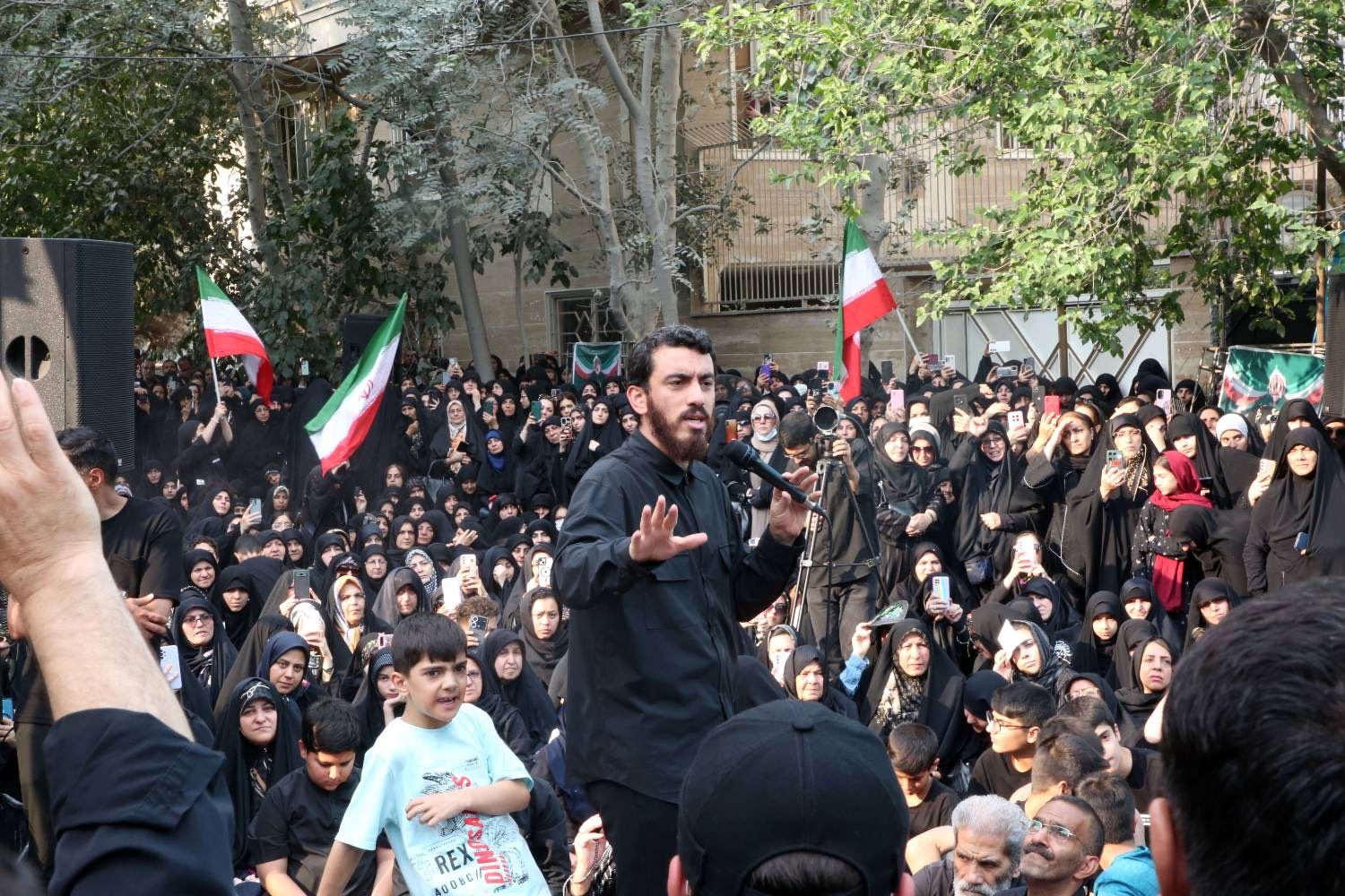 مراسم عزاداری شهدای محله دردشت با نوای حاج مهدی رسولی