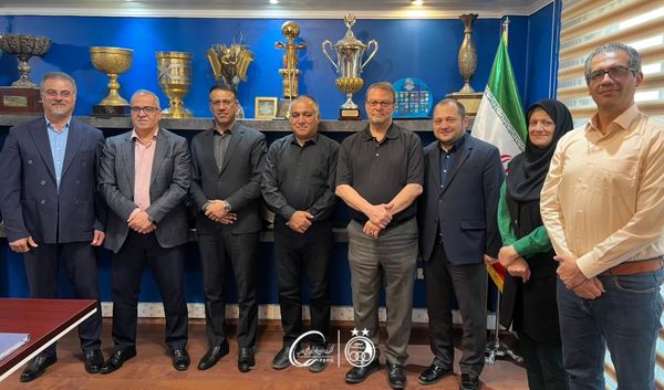 بازدید رییس هیئت مدیره گروه صنایع پتروشیمی خلیجفارس از باشگاه استقلال