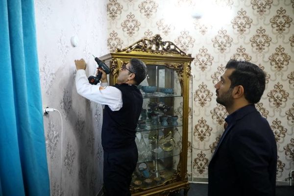 اهدا و نصب دستگاه های هشدار دهنده در طرح ارتقای ایمنی شهروندان منطقه ۱۳