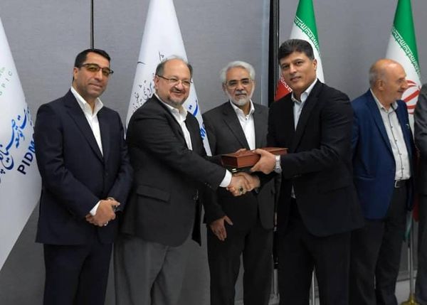تأکید شریعتمداری بر آیندهنگری در سیاستهای تولیدی