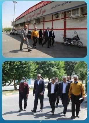 بازدید شهردار منطقه ۱۵ و مدیرعامل شرکت شهروند از جانمایی احداث فروشگاه در منطقه

