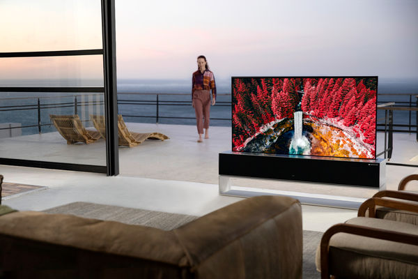 عرضه تجاری تلویزیون رولشونده OLED الجی، نقطه عطفی در تاریخ تلویزیون