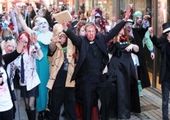  جشن عروسی زوج خبرنگار زیر دریا + عکس 