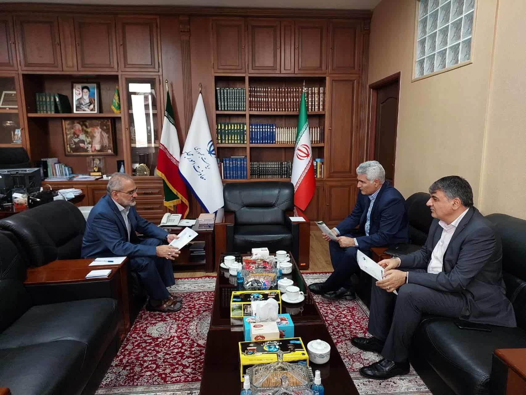 دیدار دکتر شیری مدیرعامل پست بانک ایران با دکتر حسینی معاون امور مجلس رییس جمهور

