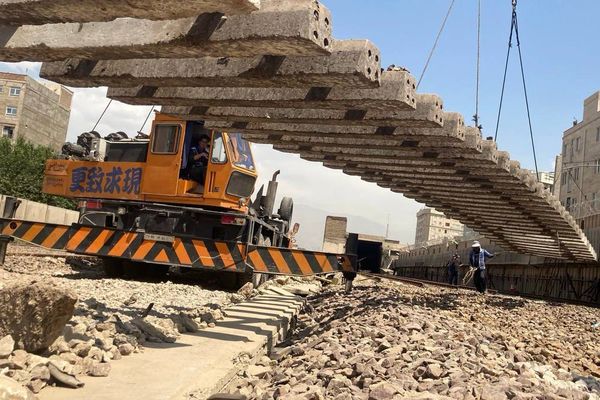 نوسازی بخش جنوبی خط یک مترو با حضور ۴۰۰ نیروی انسانی و ۸۰ دستگاه ماشین‌آلات سنگین