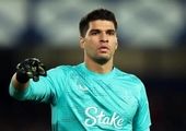 استقلال به سراغ دروازه بان پرسپولیسی رفت 