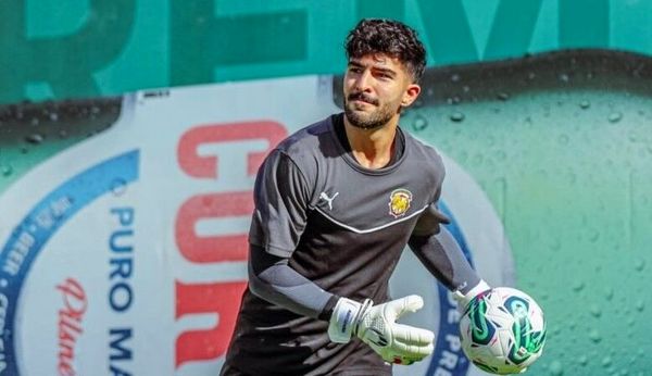 استقلال به سراغ دروازه بان پرسپولیسی رفت 